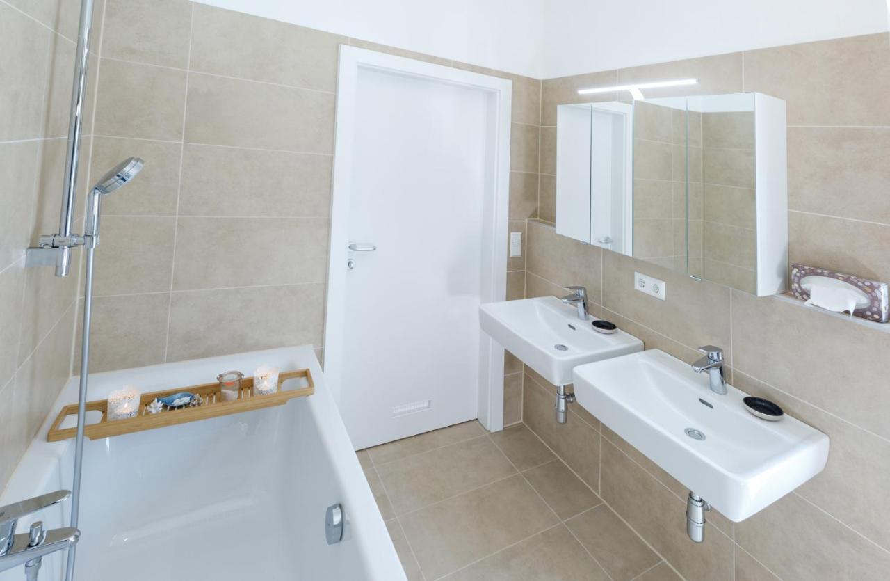 Ferienwohnung Narzisse - City Appartement Im Kurpark Bad Aussee Exteriör bild
